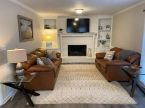 Lovely 2 Story 3 Bedms 3 Baths Home by Stone Mountain Park!
